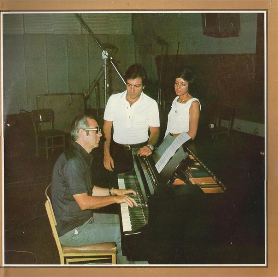 Σταύρος Κουγιουμτζής, Κώστας Σμοκοβίτης, Αιμιλία Κουγιουμτζή – Τραγούδια Του Καιρού Μας (Vinyl, LP, Album, Repress) - Image 3