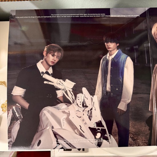 Tomorrow X Together (TXT) – The Star Chapter : Sanctuary (HEADLINER Ver.)(Vinyl, 12", 33 ⅓ RPM, Single Sided, EP, Stereo, Clear With Pink Splatter) - Image 4