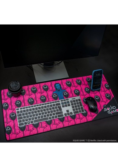CINEREPLICAS TV SERIES: NETFLIX SQUID GAME - FRONT MAN AND GUARDS DESK MAT