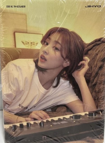 JIHYO (TWICE) THE 1ST MINI ALBUM – ZONE (O Ver.)